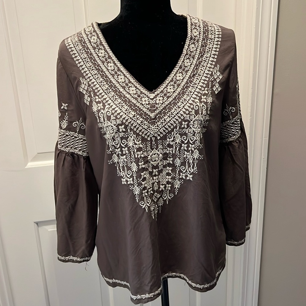 Chelsea & Theodore brown boho rayon top. Size M in EUC